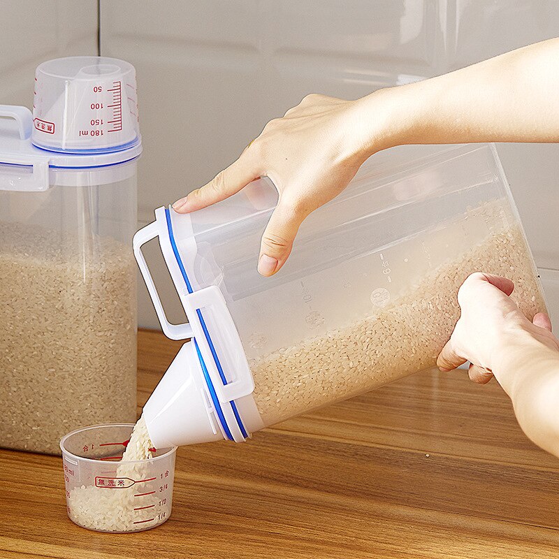 2Liter Food Pail Plastic Storage Tank with Measuring Cup Container Moisture Proof Sealed Jar Pet Supplies Accessories